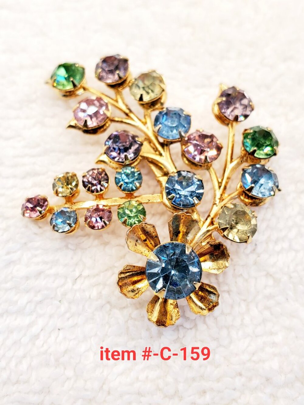 1 Vintage Rhinestones Brooch, item # C-159,. wt. 10 grams.